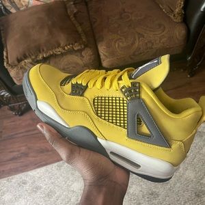 Jordan 4 Lightning Size 10 DM ME FOR OFFERS